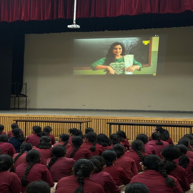 Workshop on Puberty for the girls of Middle School